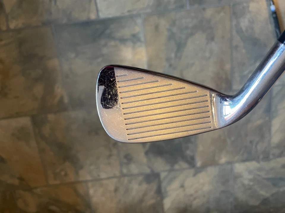 Wilson Staff ci7 #6 Iron Ust Proforce V2 Regular Graphite /Right / good Grip - Image 3 of 4