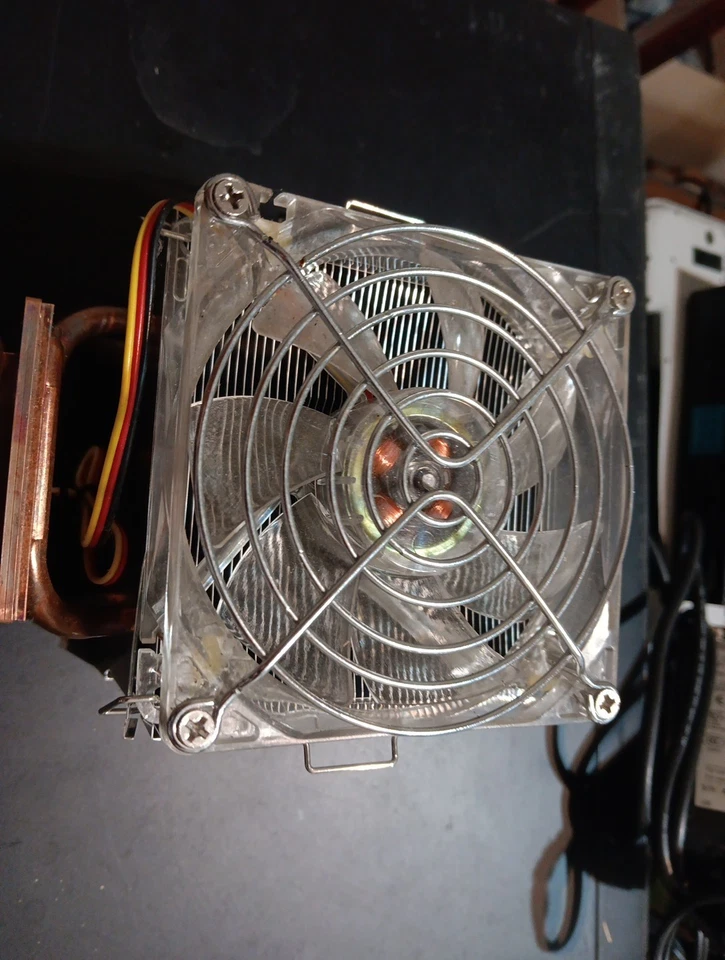 Thermaltake CL-P0200 80mm Silent 939 K8 AMD solution Heatpipe Cooling Open Box - Image 2 of 4