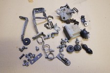 SUZUKI GSXR600 GSXR 600 SRAD JS1AD 1997-2000 set of various parts brackets lot