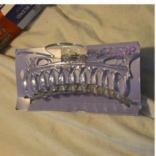 darcey Clear Hair Claw Clip With Teeth 6.5 in Plastic