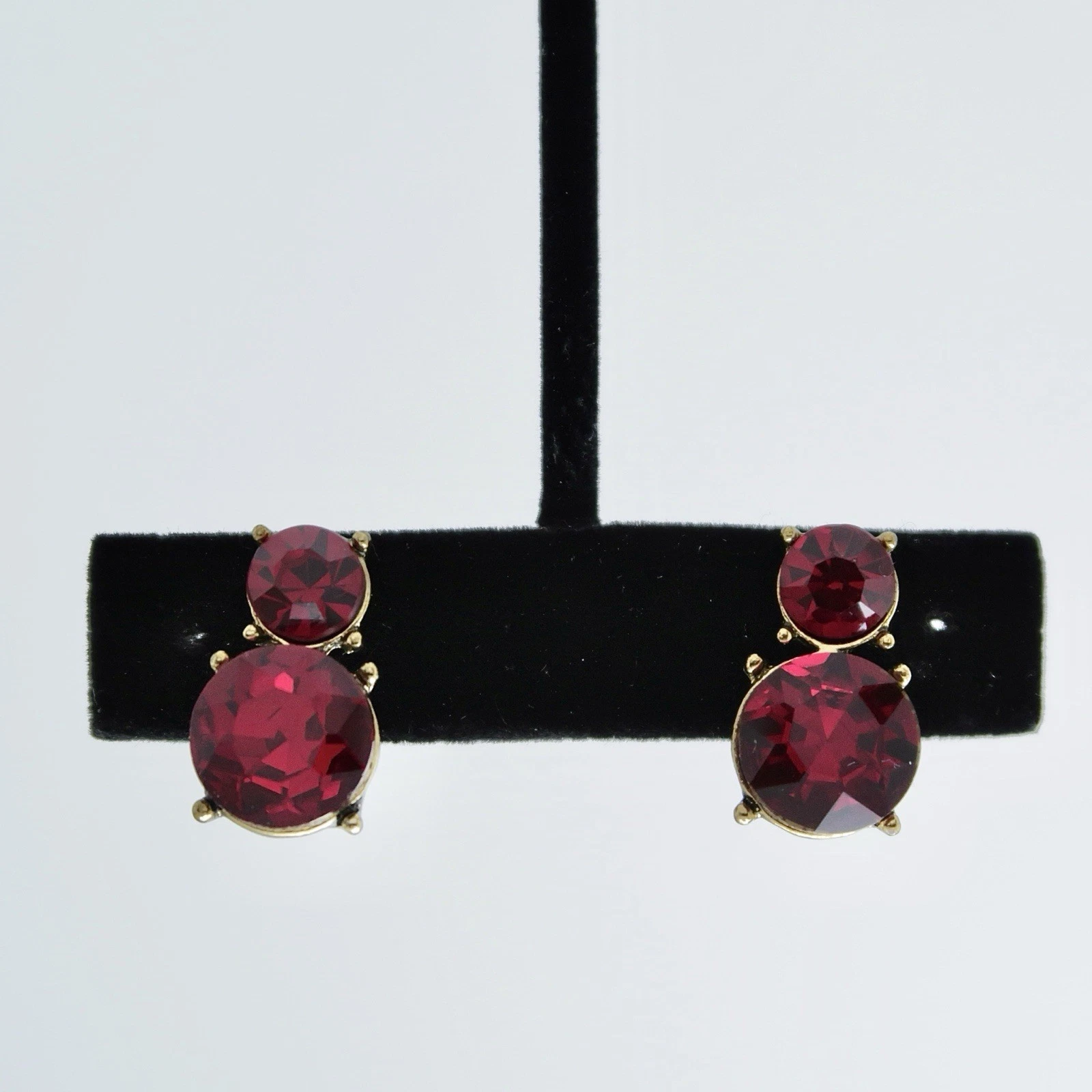 MONET Ruby Red Crystal Rhinestone Gold Tone Vintage Earring Jewelry E91
