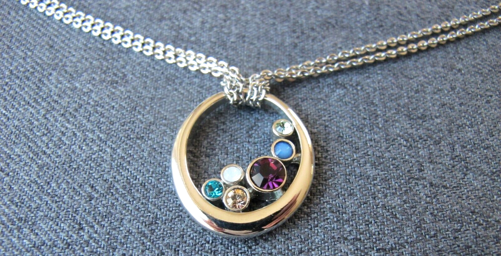 Vintage nice design Lia Sophia color rhinestones pendant silvered chain necklace