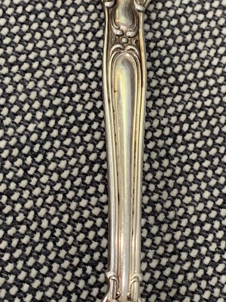 Antiguo tenedor de carne fría Gorham de plata esterlina con patrón Chantilly Foto 3 de 4