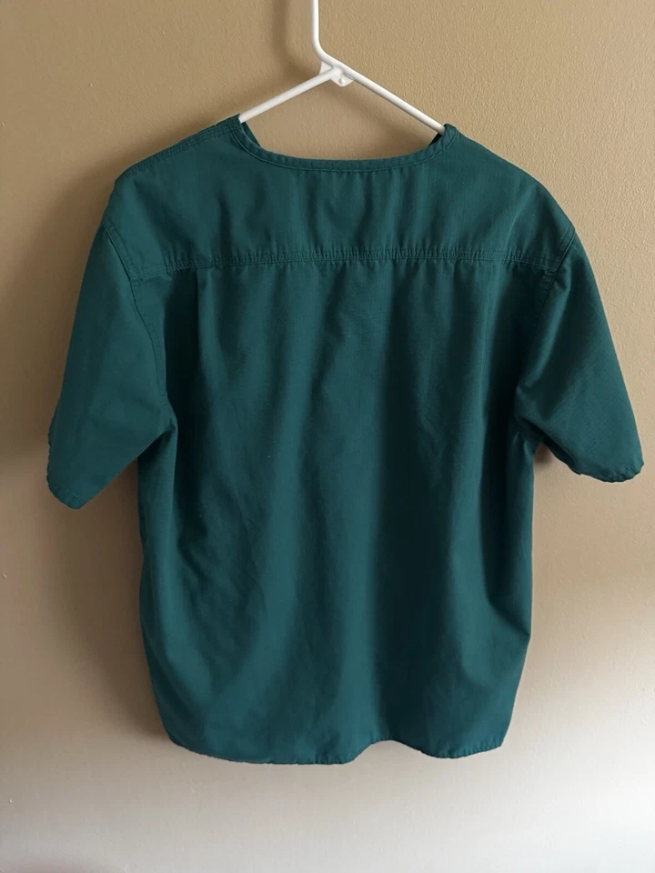 Мужской приталенный топ Carhartt с шестью карманами и v-образным вырезом зеленый C16418 средний - Изображение 4 из 4