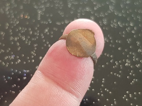 Very rare Roman ladies little copper alloy ring. Please read description L38w