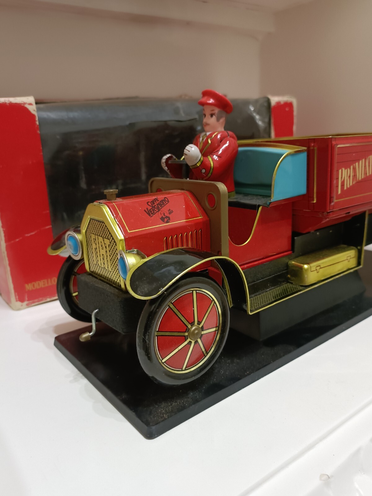 FIAT TRUCK OF THE AWARD-WINNING COFFEE TRANSPORT COMPANY VERGNANO