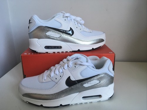 nike trainers size 5.5 uk