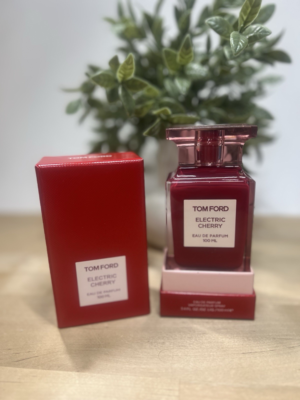 Tom Ford ELECTRIC CHERRY Eau De Parfum Spray - 100mL / 3.4 oz - Brand New