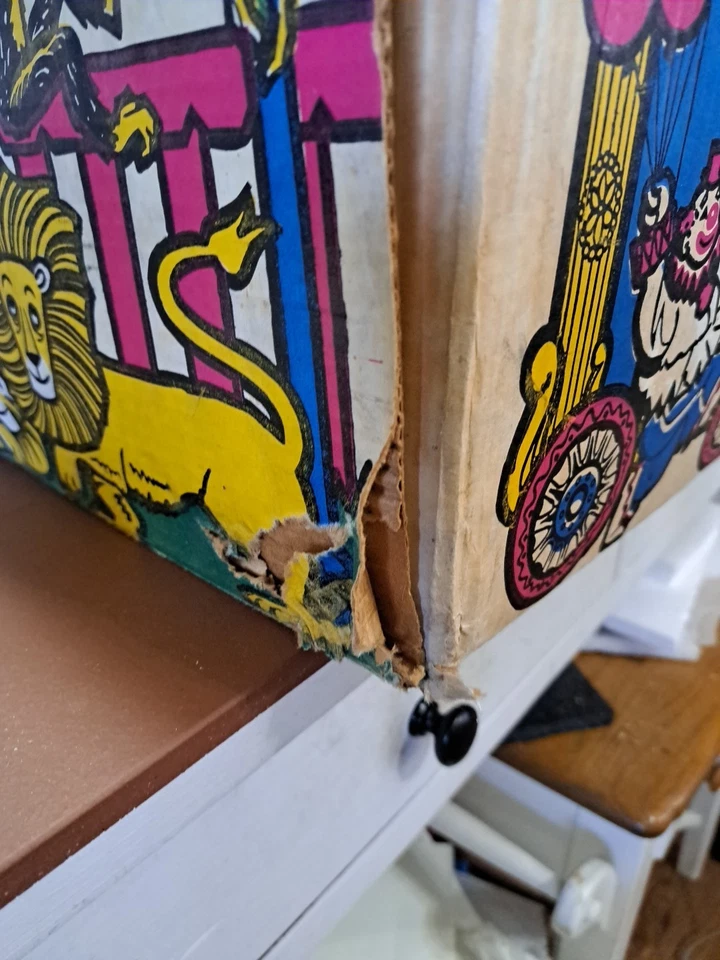 Caja de juguetes de circo vintage de ChemToy Corp #9080 usada y deshilachada ~ 27" X 17" X 13" Foto 4 de 4