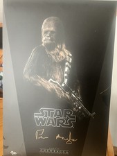 Peter Mayhew SIGNED HOT TOYS MMS262 STAR WARS CHEWBACCA FIGURINE 1 6 SCALE