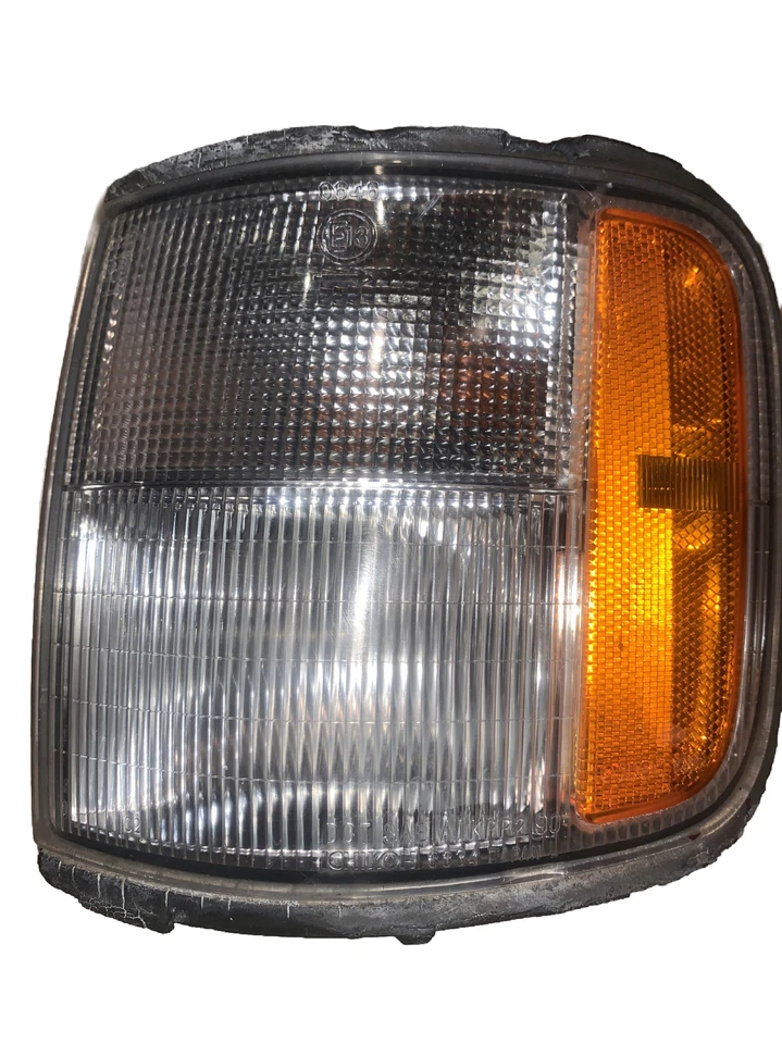 1992-1997 Isuzu Trooper Acura SLX OEM Turn Signal Assembly LH Driver Side - Image 4 of 4