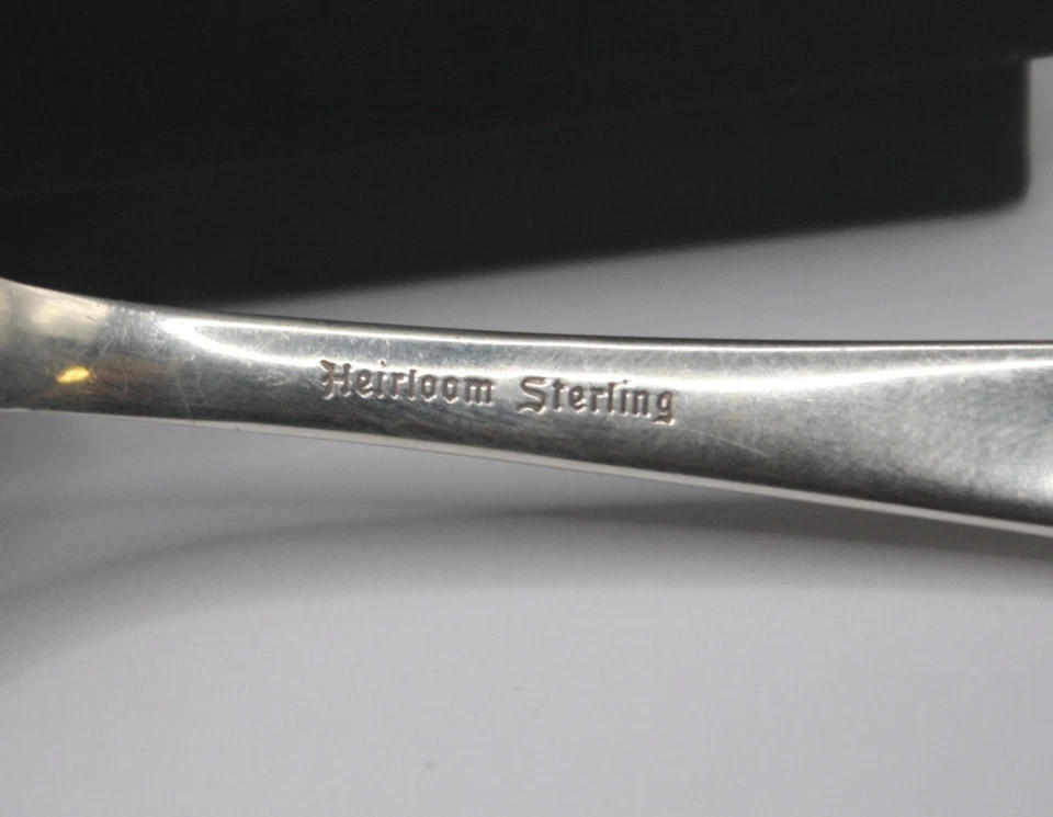 Cuchara para servir Heirloom Oneida Young Love de plata esterlina Foto 4 de 4