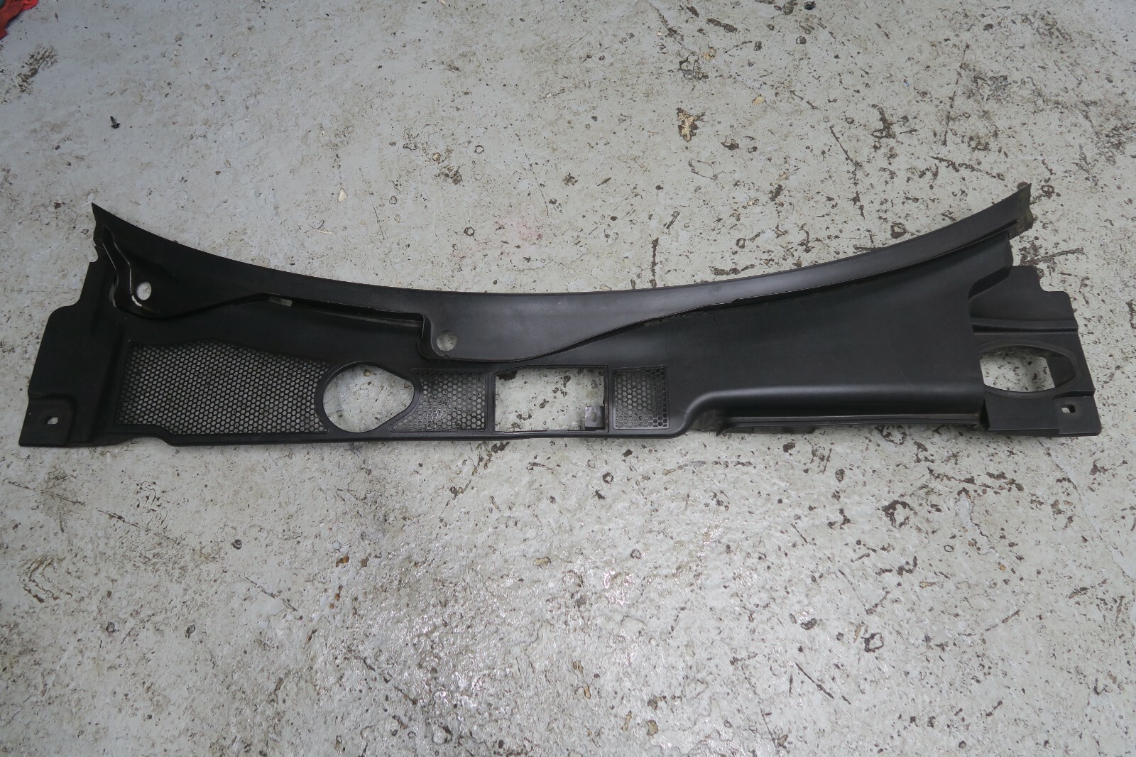 2015 AUDI A4 AVANT 2.0 DIESEL MK4 WINDSCREEN SCUTTLE PANEL  