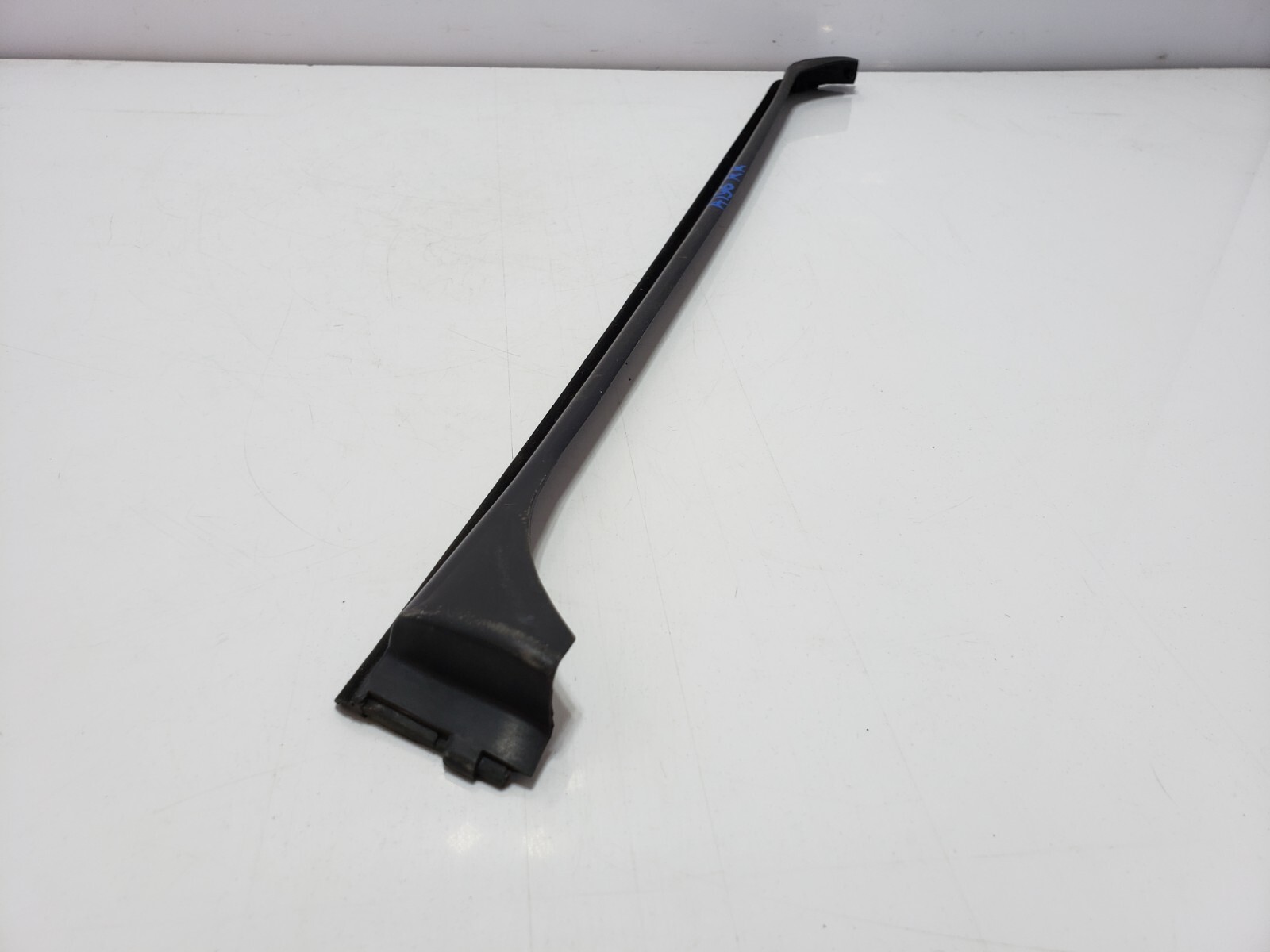 ✅ 10-14 OEM Rolls Royce Ghost RR4 Rear Right Passenger Door Window Upper Seal