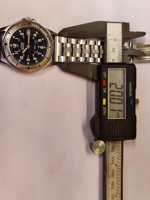 LORUS SPORTS QUARTZ V742-8A30 JAPAN MEN'S FULL WORKING, ORIGINAL