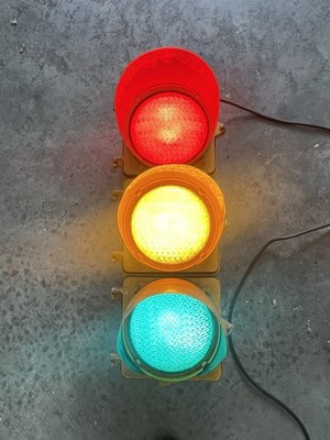 Old Antique Vintage TSI Traffic Signals Inc Light Electric 28  Tall Works EX