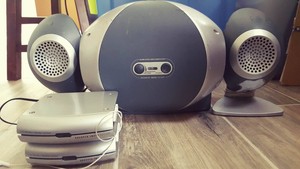 sharper image true wireless stereo speakers