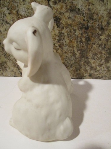 Porcelain Figurine Homco 1990 “He Loves Me” Easter Bunnies Hugging Rabbits Vtg - Picture 9 of 9