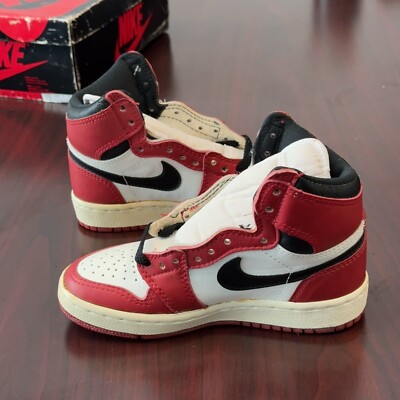 Nike Sky Jordan シューズ(男性用) 1985 Nike Original Sky Jordan I Chicago OG Air Vintage 8434 Kid