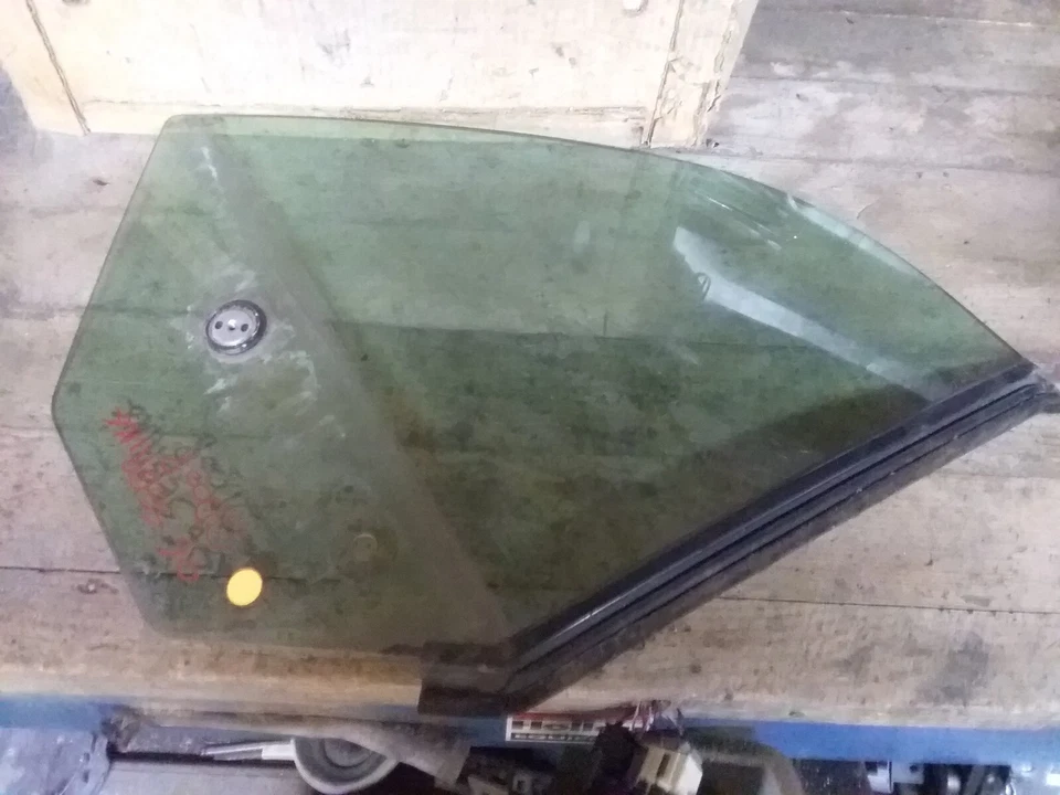 CHRYSLER SEBRING CONVERTIBLE PASSENGER SIDE QUARTER WINDOW GLASS OEM 2003-2006 - Image 2 of 4