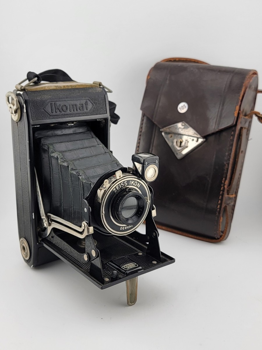 Vintage Photographic Zeiss Ikon Derval Ikomat Camera with Leather
