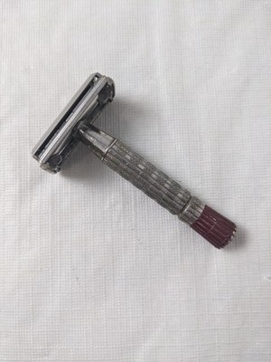 Vintage 1955 A4 Gillette Red Tip Super Speed TTO Safety Razor