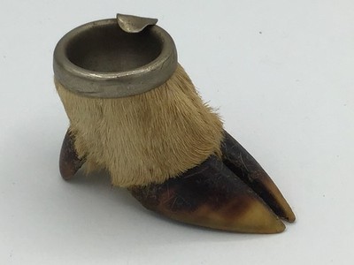 Taxidermy Deer Hoof Ashtray Rustic Hunting Lodge Cabin Decor 1950s Vintage