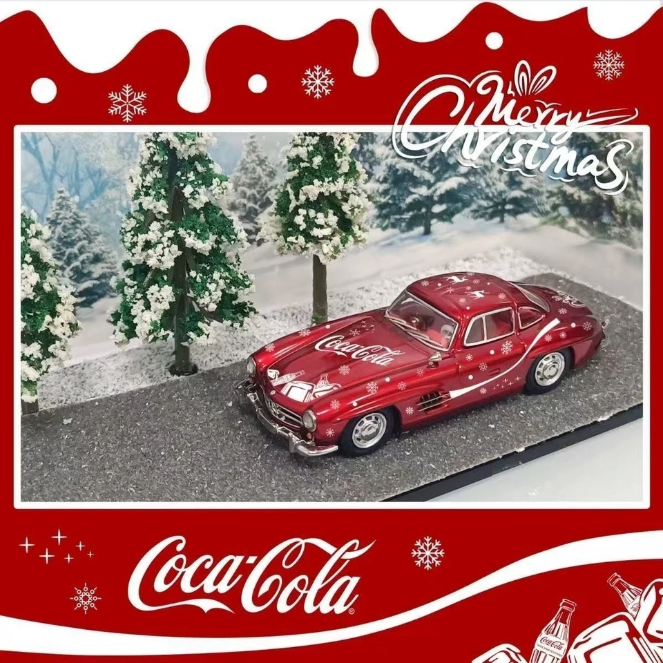 Coche modelo fundido a presión Mercedes Benz E300SL Coca-Cola 1:64 con escena navideña Foto 4 de 4