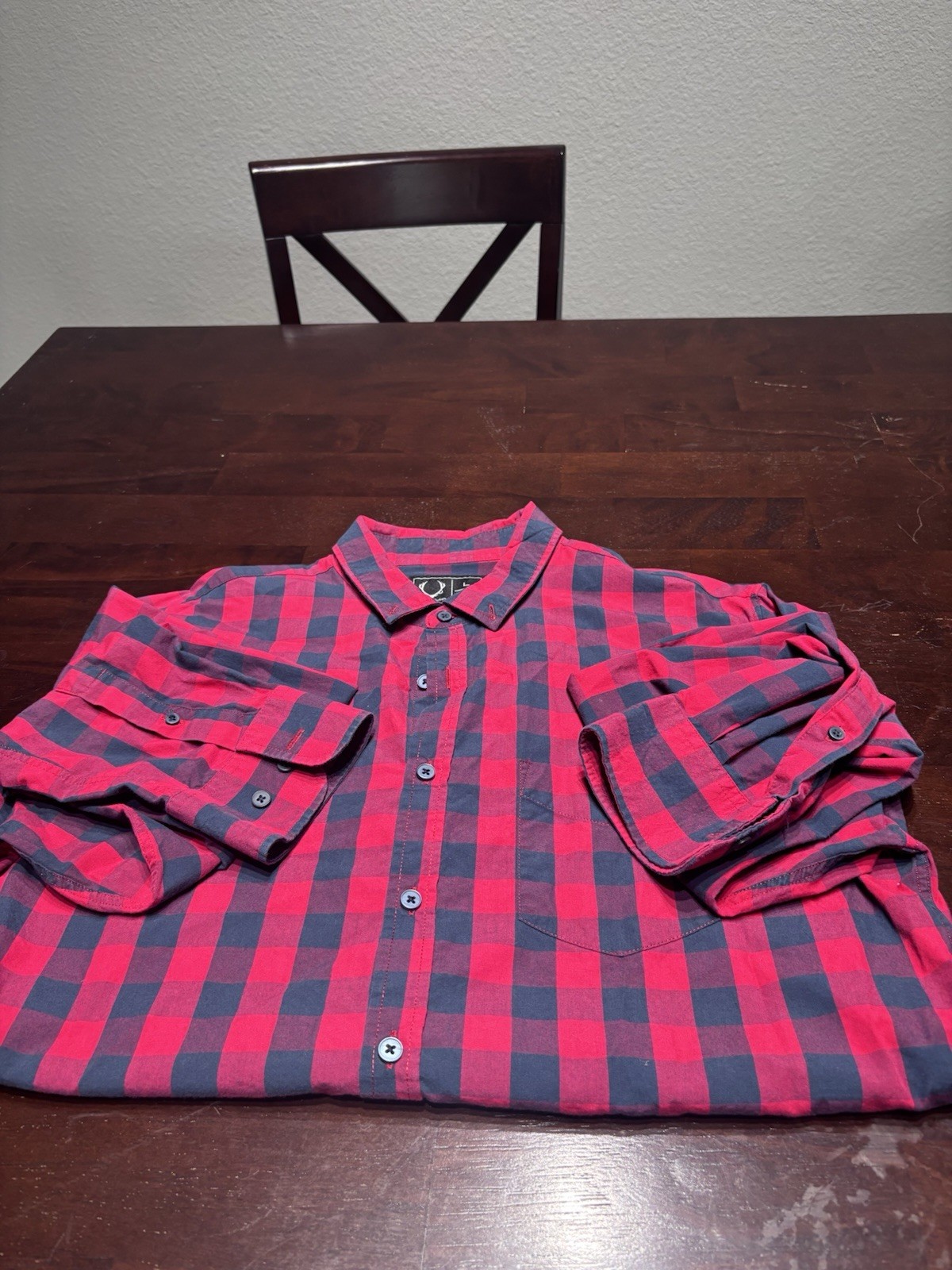 IZOD Men's M Red/Blue Plaid Long Sleeve Point Collar Button-Up Shirt
