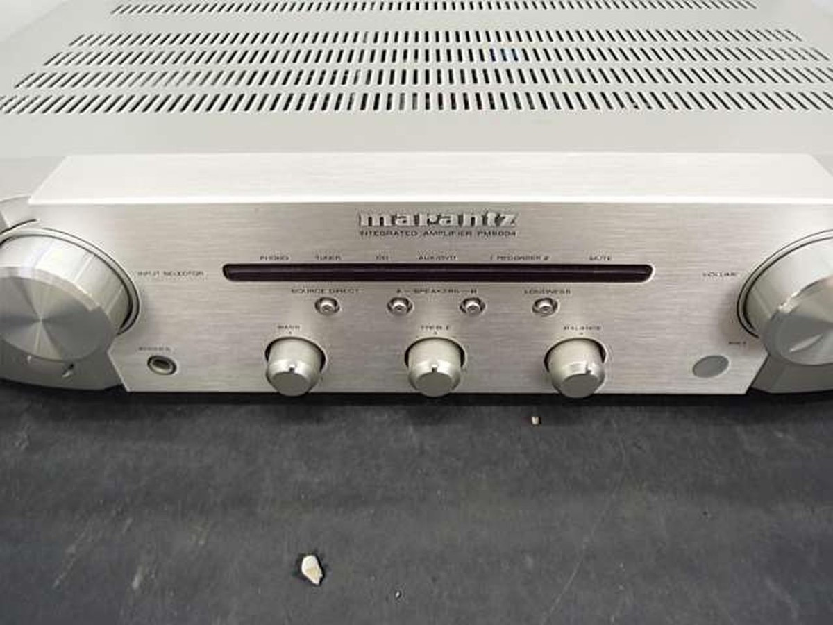 Marantz PM5004 Integrated Amplifier Good Condition Used w/Remote