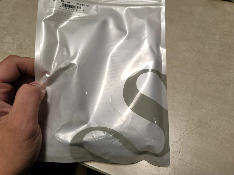 SIIG 1x2 DisplayPort [DP] 1.2 to 4KDisplayPort Multi-Monitor Splitter & Adapter - Image 3 of 3