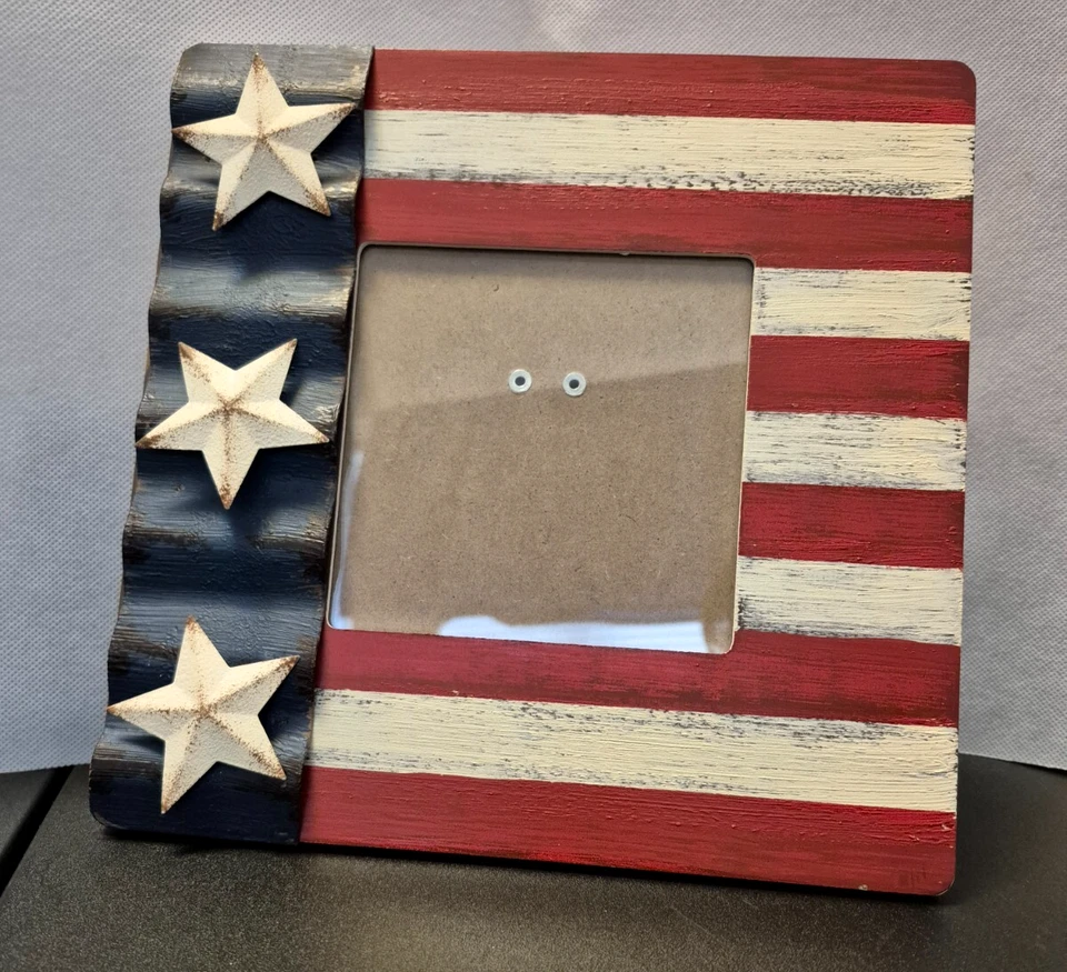 Marco de fotos de madera rústico de bandera americana de 4,5"x4,5" foto - estrellas de metal - usado en excelente estado Foto 2 de 4