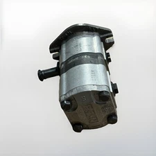 John Deere Pump, Gear TCA19758 thumbnail 2