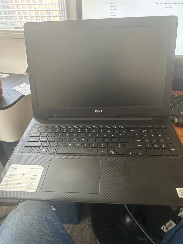 Dell Inspiron 15 serie 3000 Foto 4 de 4