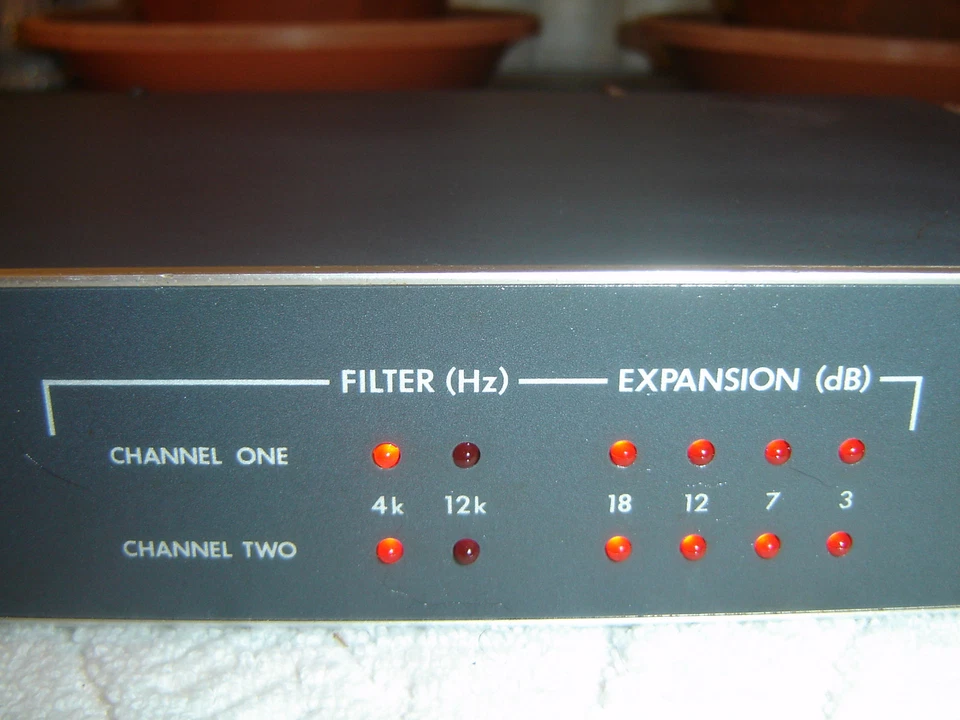 Symetrix 511, Noise Reduction System, Downward Expander, Dynamic Filter, Vintage - Image 3 of 4