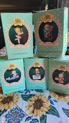 The enesco precious moments collection. Twinkle Twinkle Christmas Star, Plus 4
