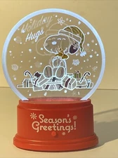 Peanuts Snoopy Light Up Holiday Deco Seasons Greetings Holiday Hugs
