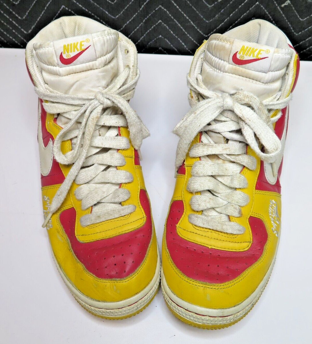 Nike Terminator Hi Supreme Court 308651-611 Color Red Nike Terminator Hi Supreme Court 308651-611 Color Red