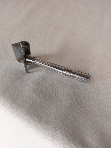 Vintage GEM Micromatic Open Comb Single Edge Safety Razor - Picture 7 of 7