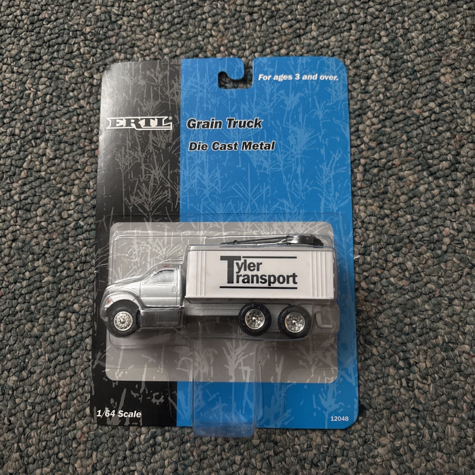 1/64 Tyler Transport Grain Feed Delivery Truck