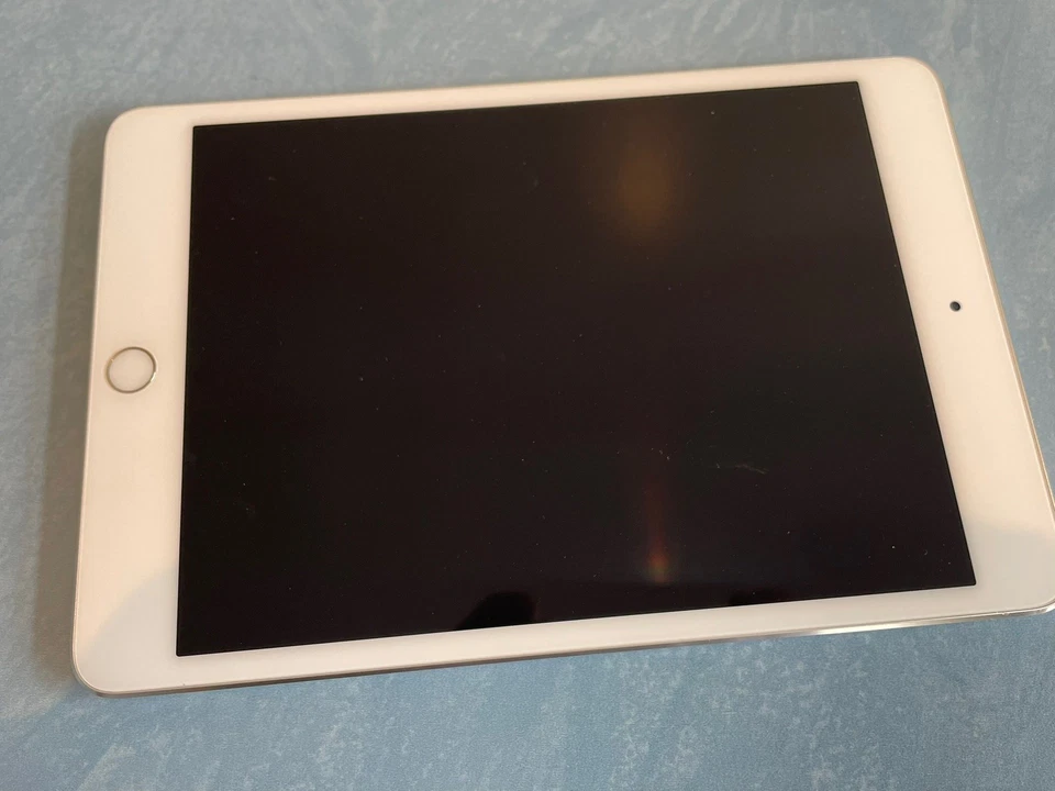 Apple iPad mini (4th generation) · 64GB · Wi-Fi, photo 2 of 5