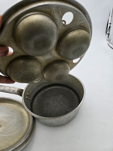 Vintage Wear-Ever Aluminum Egg Poacher 4 Eggs 2 Qt. Pan No. 2424 W Lid MADE USA - Picture 8 of 11