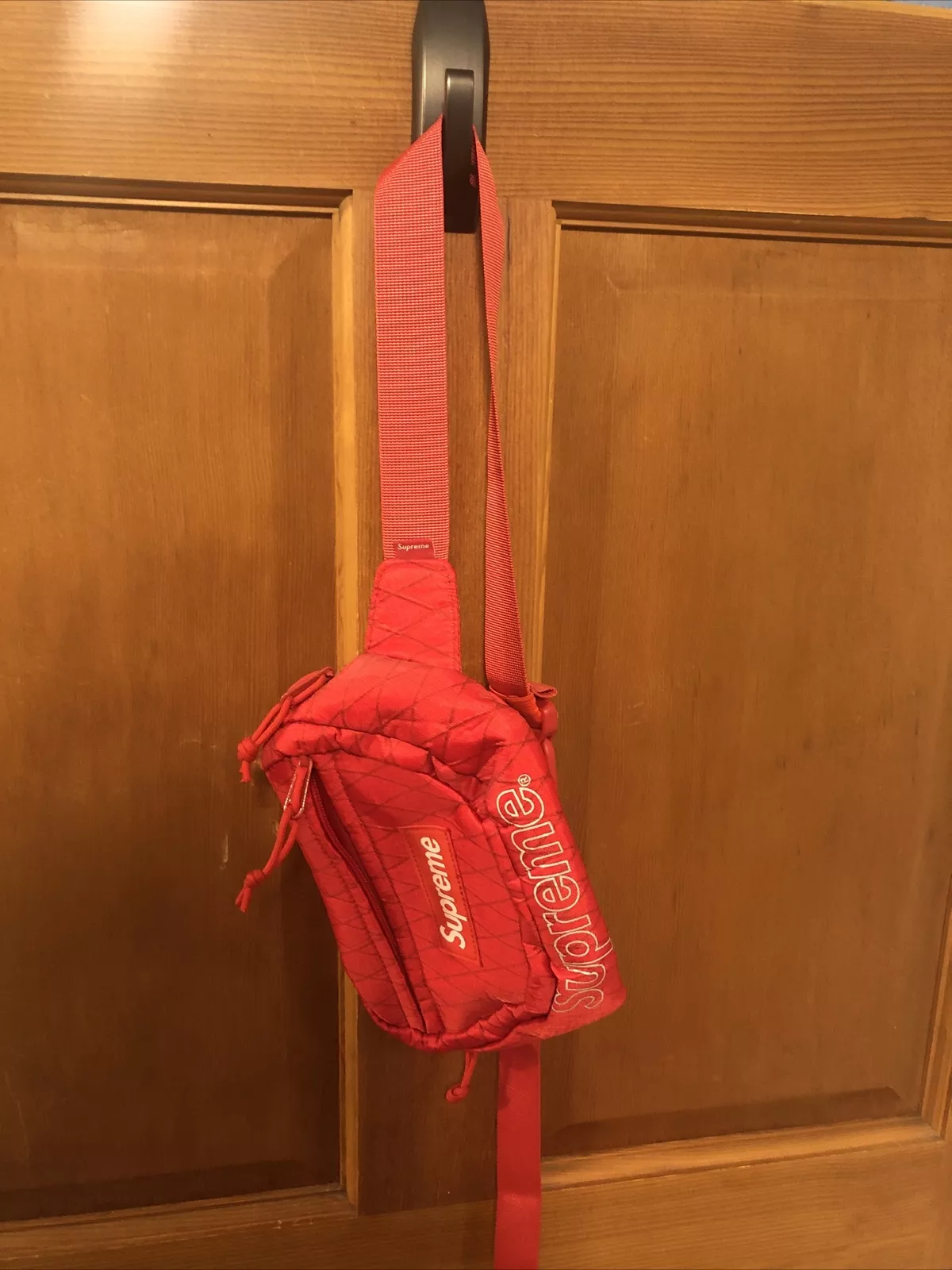 FW18 SUPREME WEST SAC ROUGE fanny pack boite logo cdg authentique limité