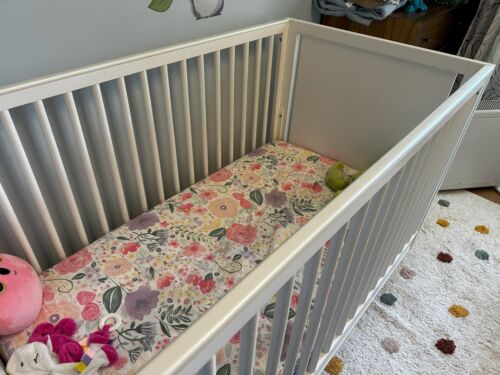Pottery Barn Cot/Crib with conversion kit, mattress, and mobile arm - Picture 4 of 10