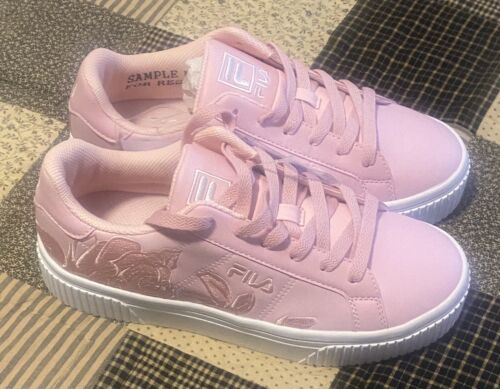 New Fila Womens Shoes Size 7.  Stylish Pink Color
