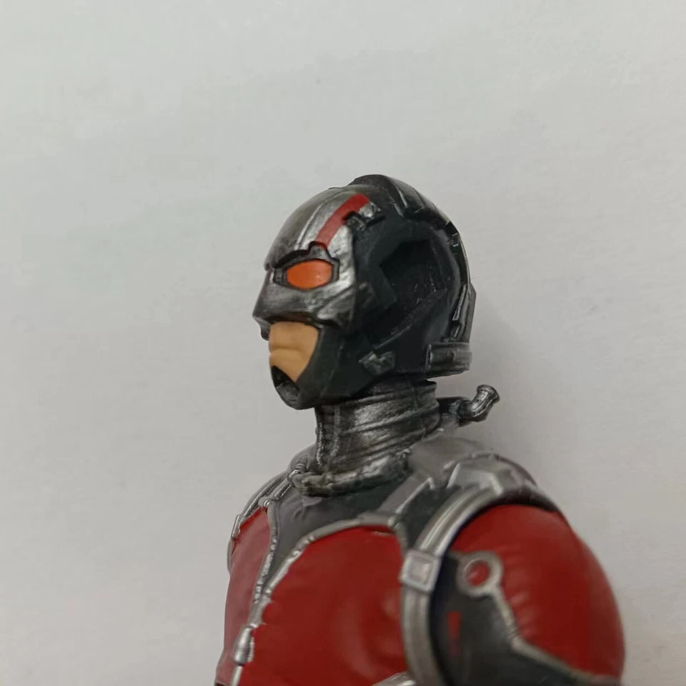 Boneco de ação Homem-Formiga 7" antigo perdido um pouco - Imagem 3 de 4