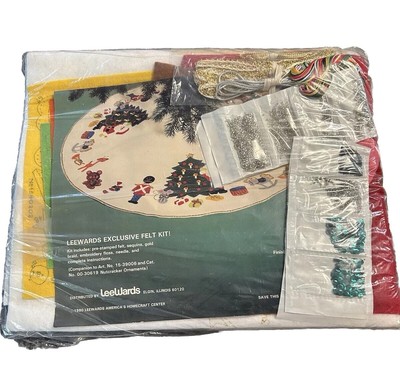 LeeWards Christmas Nutcracker Tree Skirt Kit Felt 1980 Vintage 45'' Diameter NEW