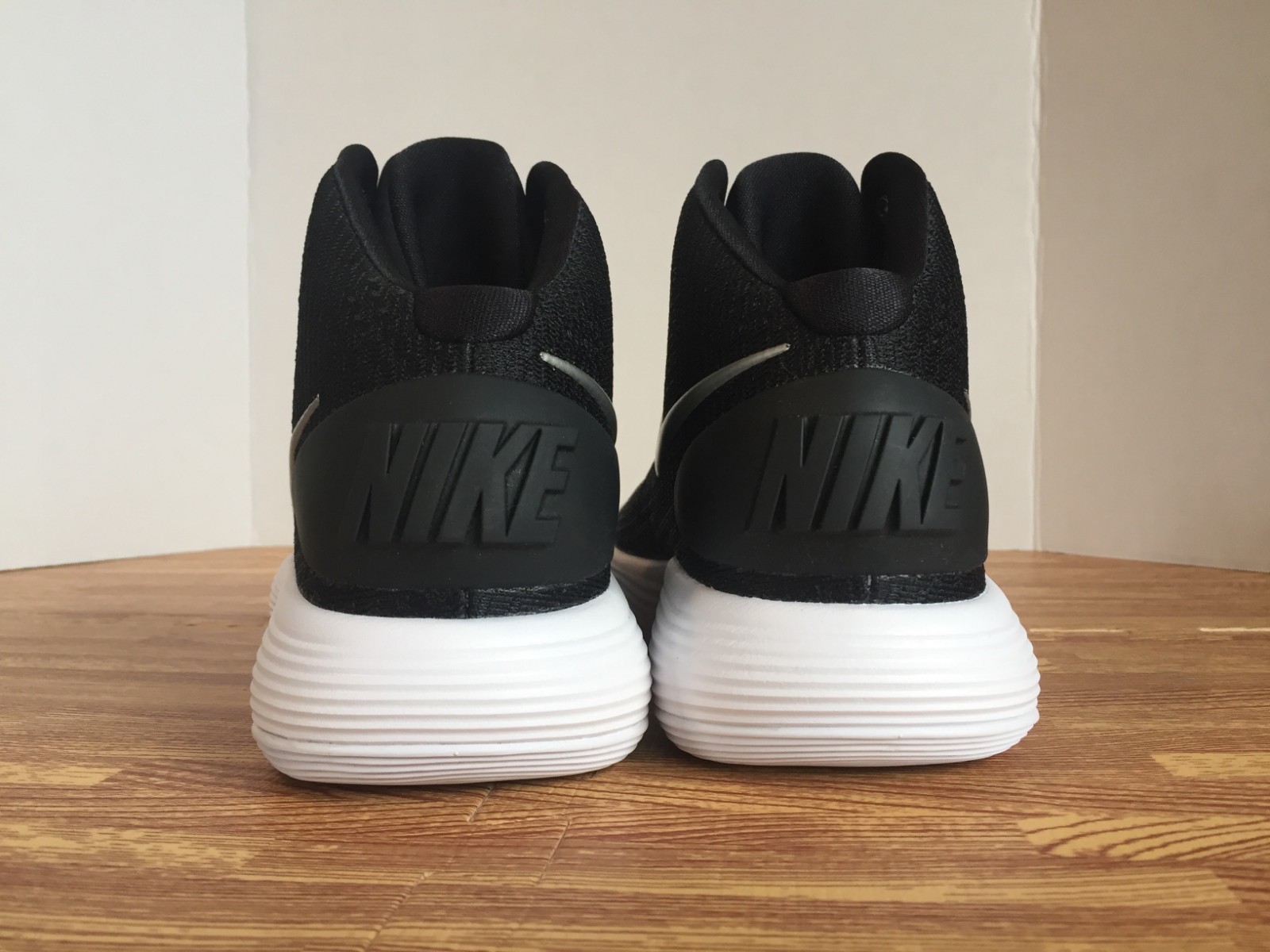 Nike Hyperdunk Hyperdunk Hyperdunk 2017 TB Women’s Basketball shoes 897813-001 Black Silver SIZE 7.5 dbb0f1 Nike Hyperdunk Hyperdunk Hyperdunk 2017 TB Women’s Basketball shoes 897813-001 Black Silver SIZE 7.5 dbb0f1
