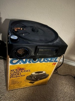 Vintage Kodak Carousel 850H Slide Projector   Fan Works, Lamp Needs Bulb