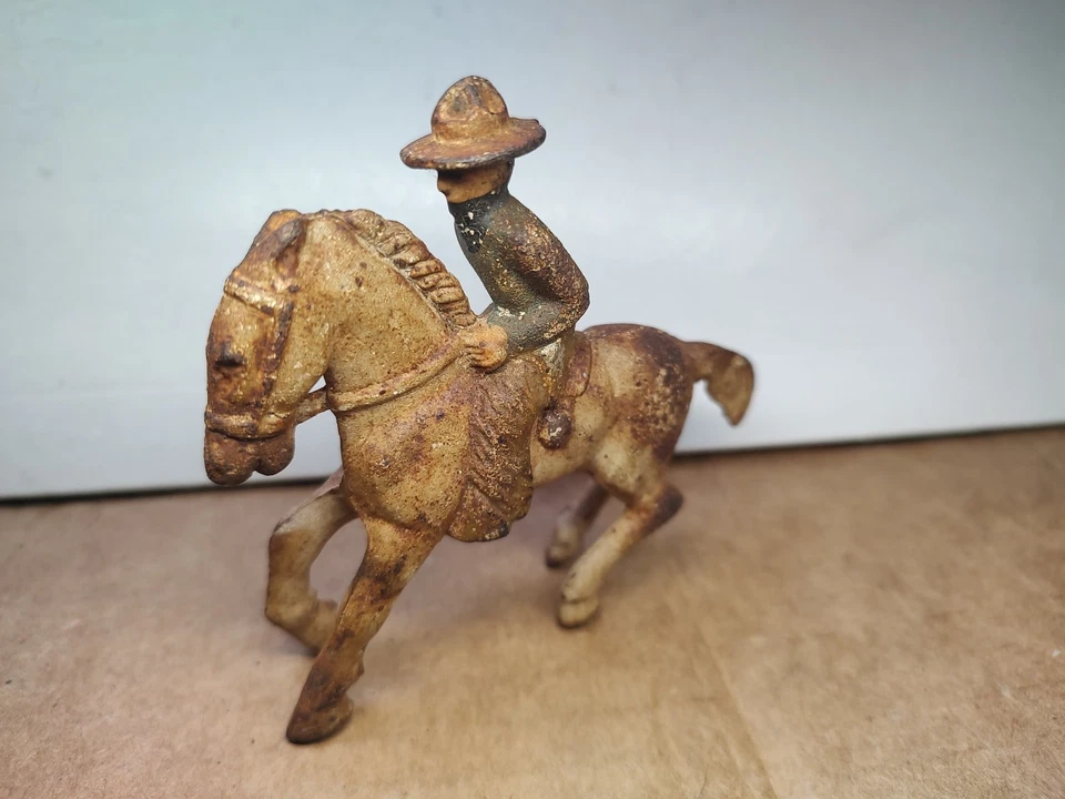 Cowboy raro cinza ferro G59 mascarado montado - Imagem 4 de 4